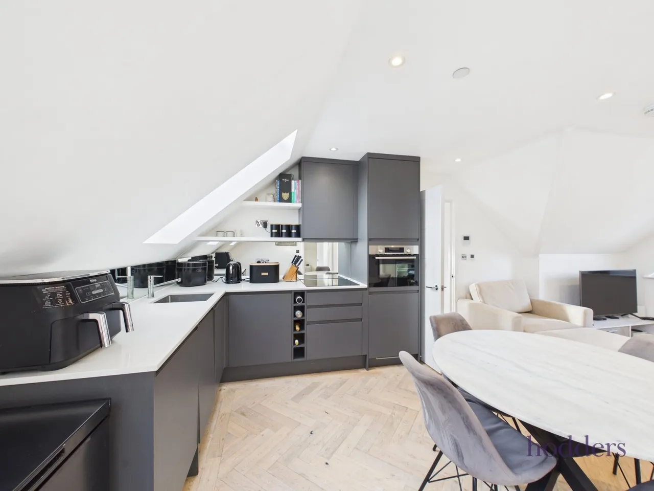 Gogmore Lane, Chertsey, KT16, photo 13