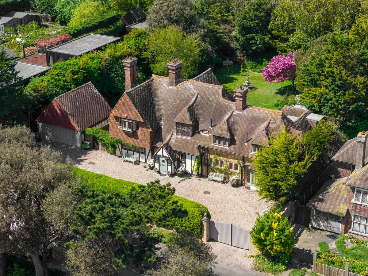 6 bed house for sale, Fitzroy Avenue, CT10
