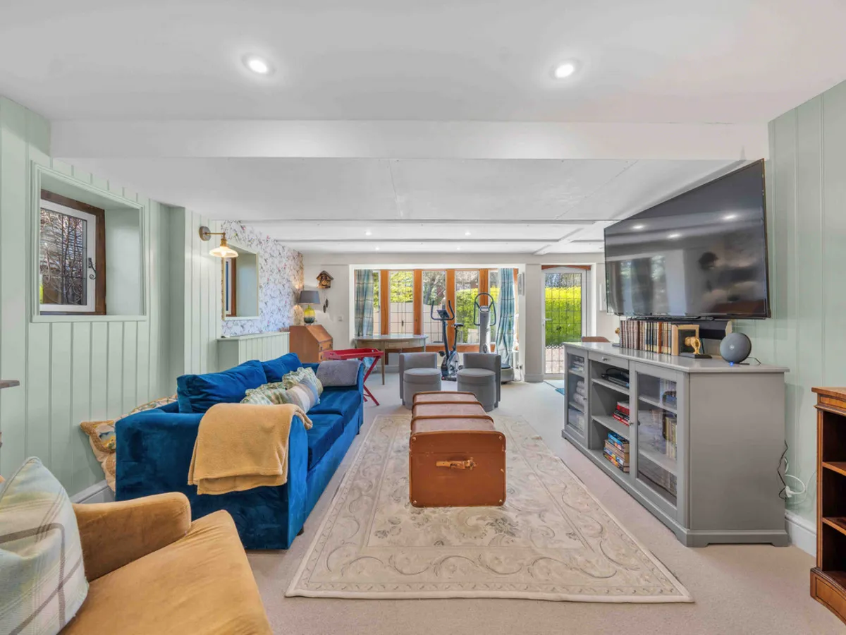 Fitzroy Avenue, CT10, photo 36