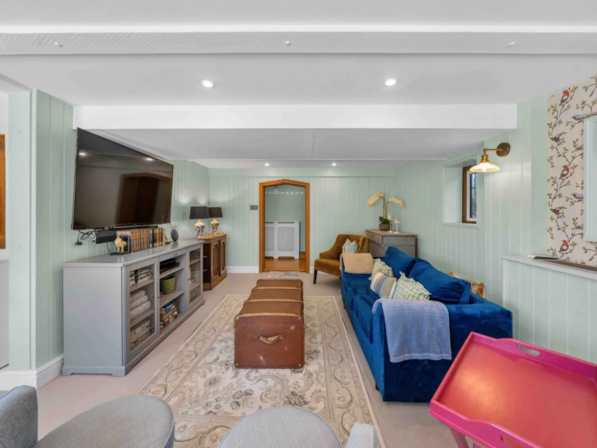 Fitzroy Avenue, CT10, photo 34