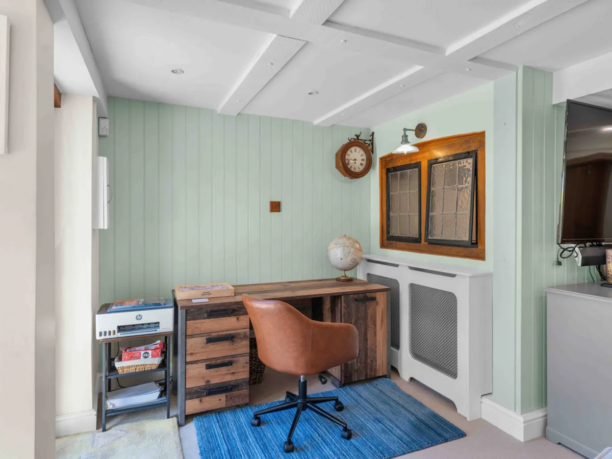 Fitzroy Avenue, CT10, photo 35