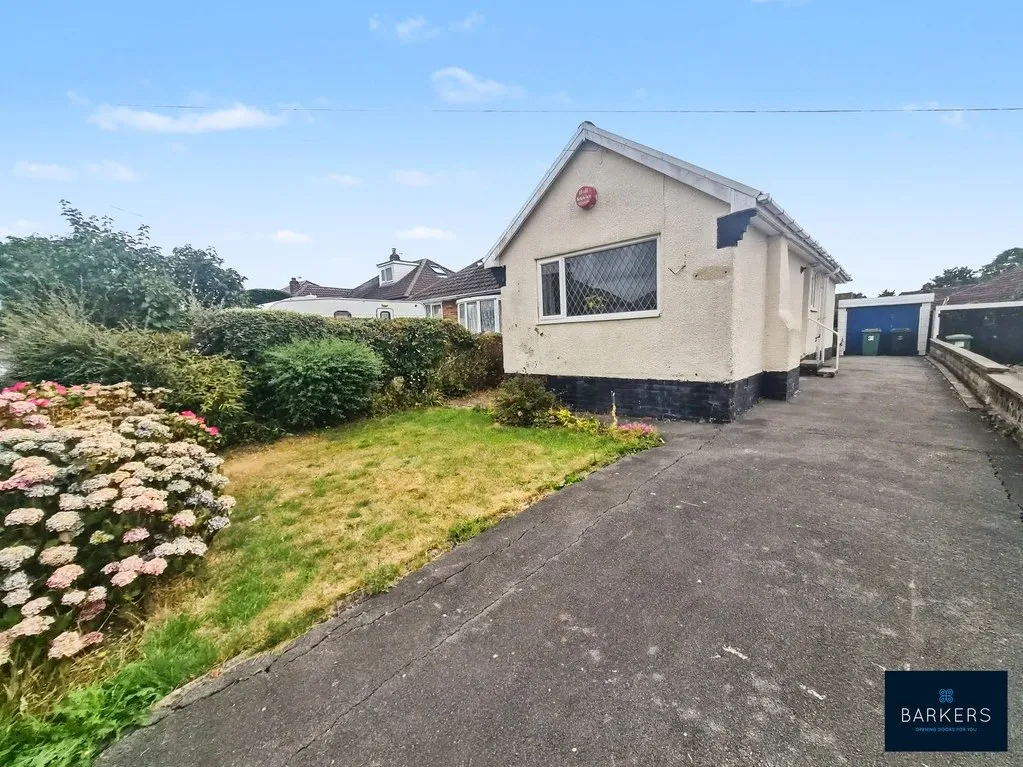 2 bed house for sale — Lawrence Crescent, Heckmondwike WF16 9AZ