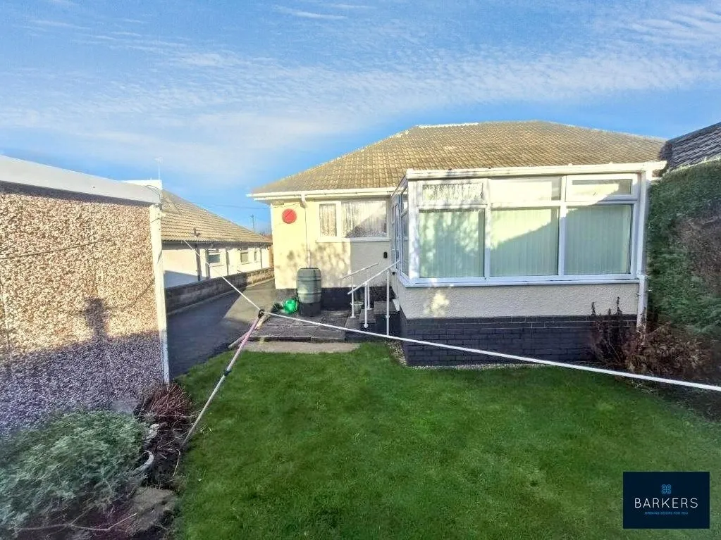 Lawrence Crescent, Heckmondwike WF16 9AZ, photo 11