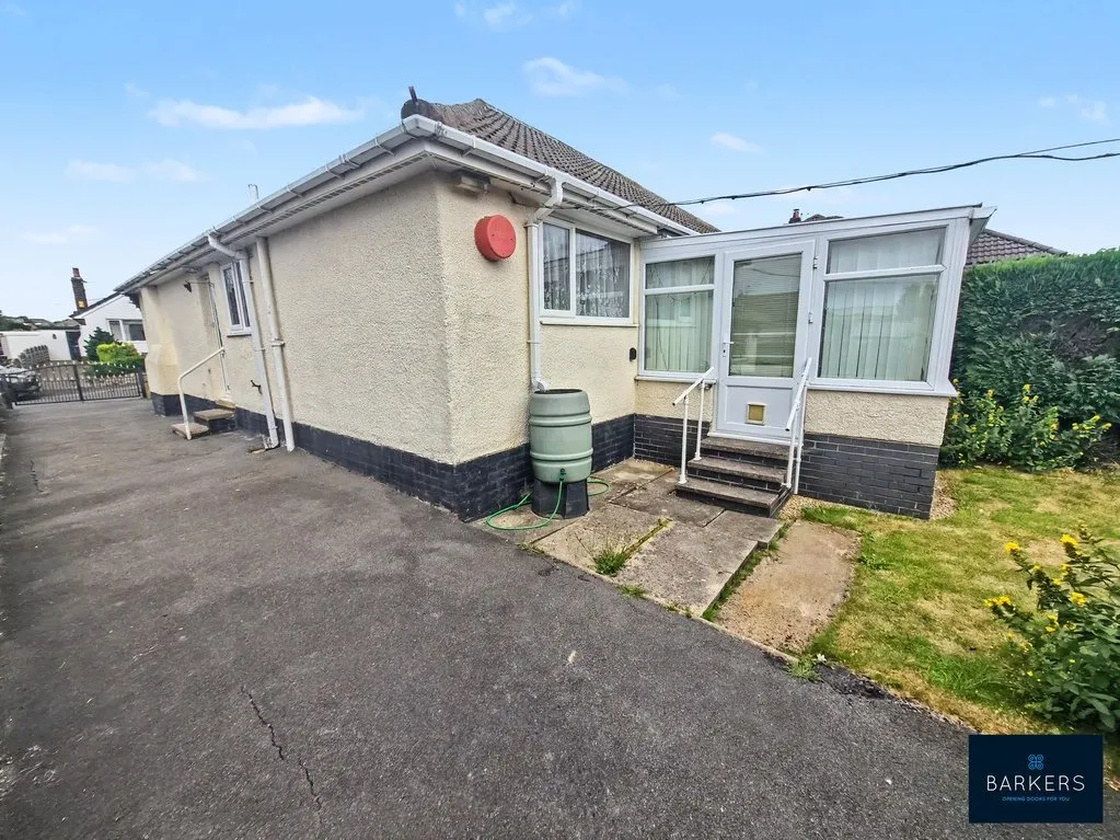 Lawrence Crescent, Heckmondwike WF16 9AZ, photo 2