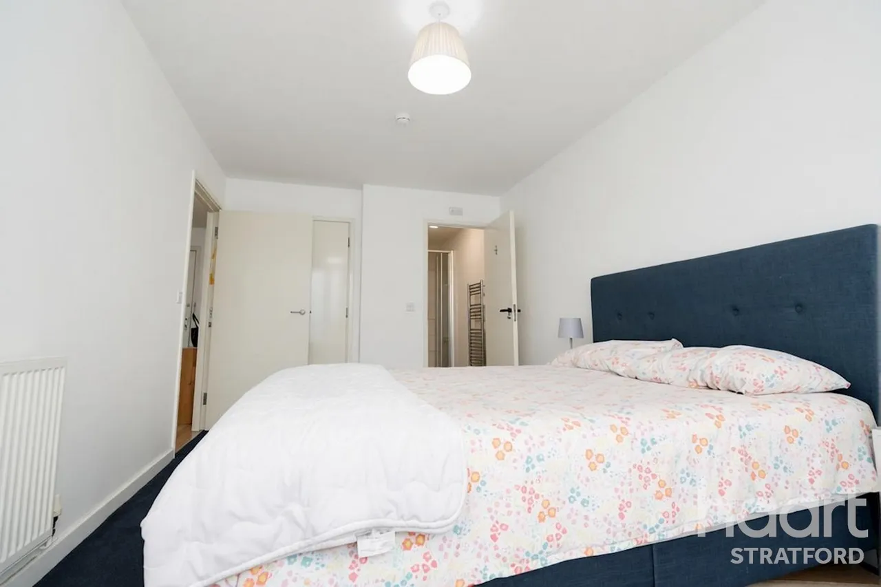 High Street, E15, photo 9