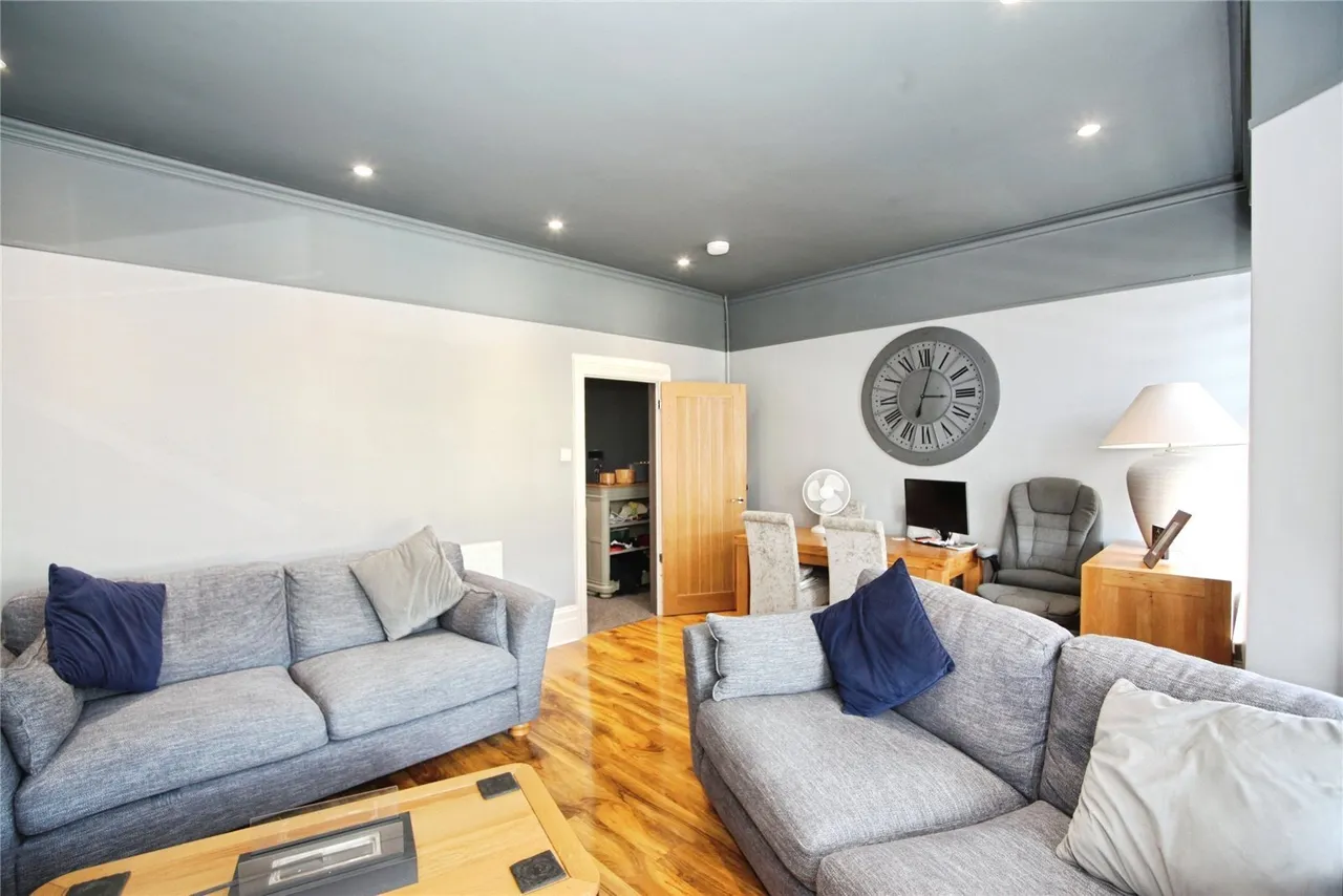 2 bed flat for sale — Risca Road, Newport, NP20