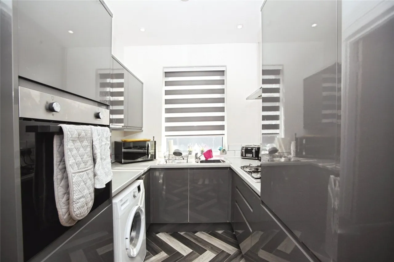 Risca Road, Newport, NP20, photo 3