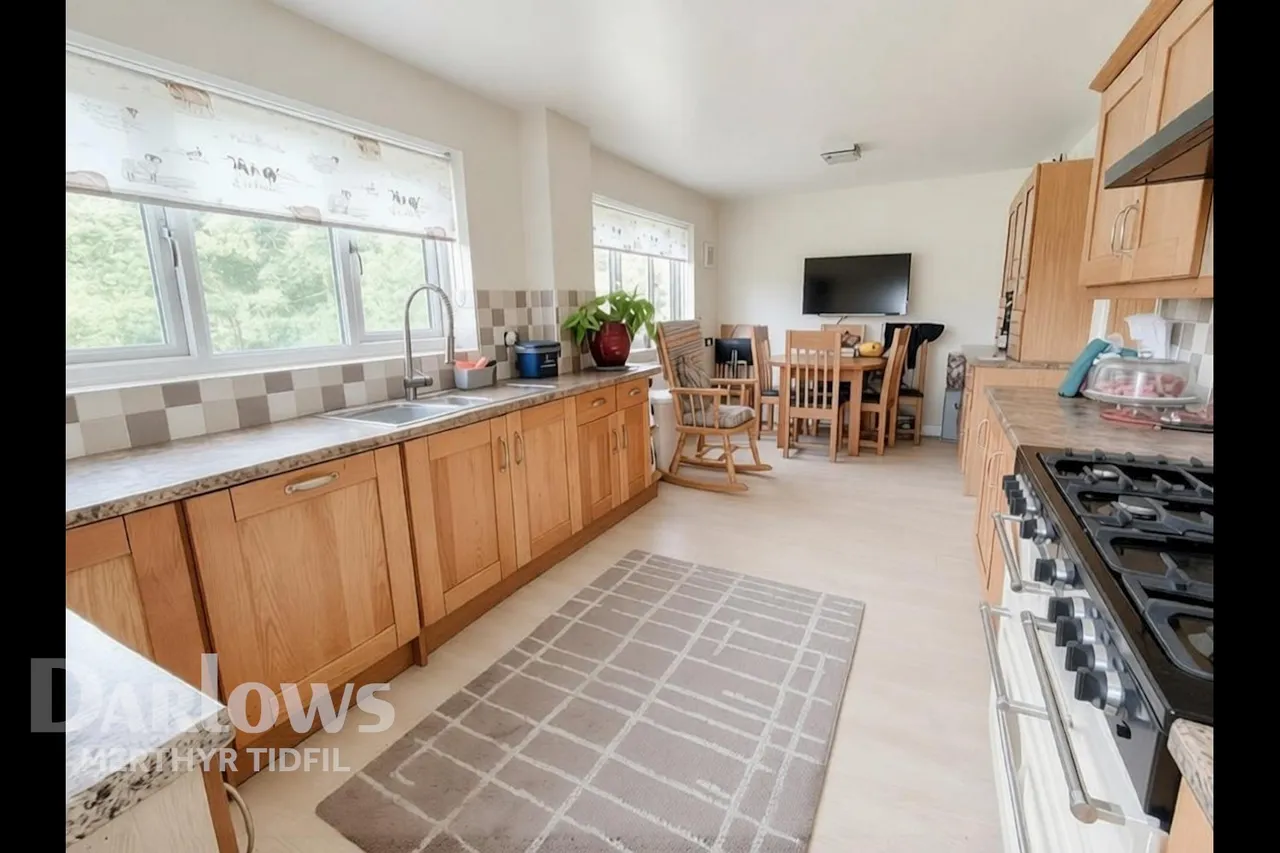 Commercial Street, Treharris, photo 14