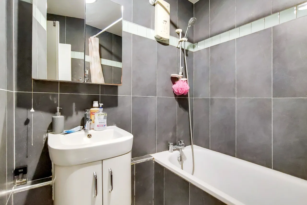 14 Gambier House, Mora Street, London, photo 4