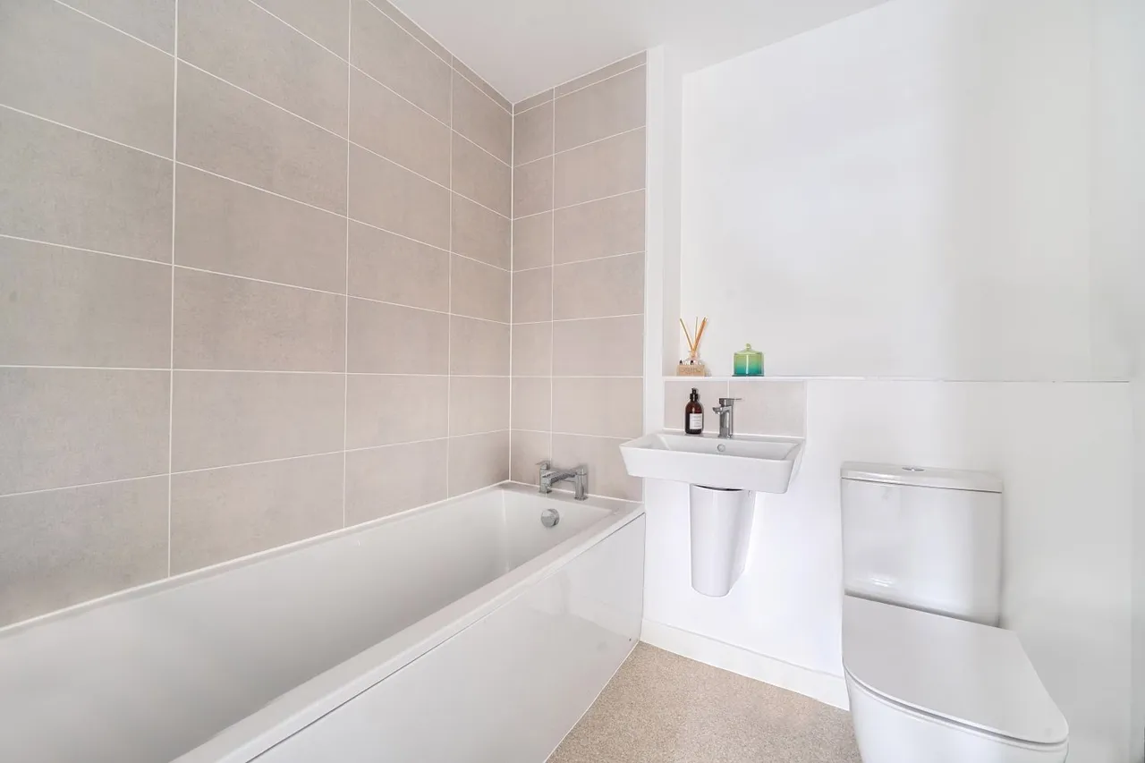 Perry Gardens, Basingstoke, RG23, photo 10