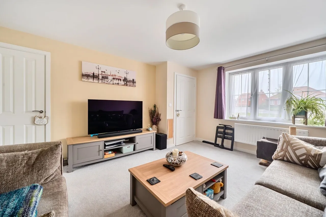 Perry Gardens, Basingstoke, RG23, photo 3
