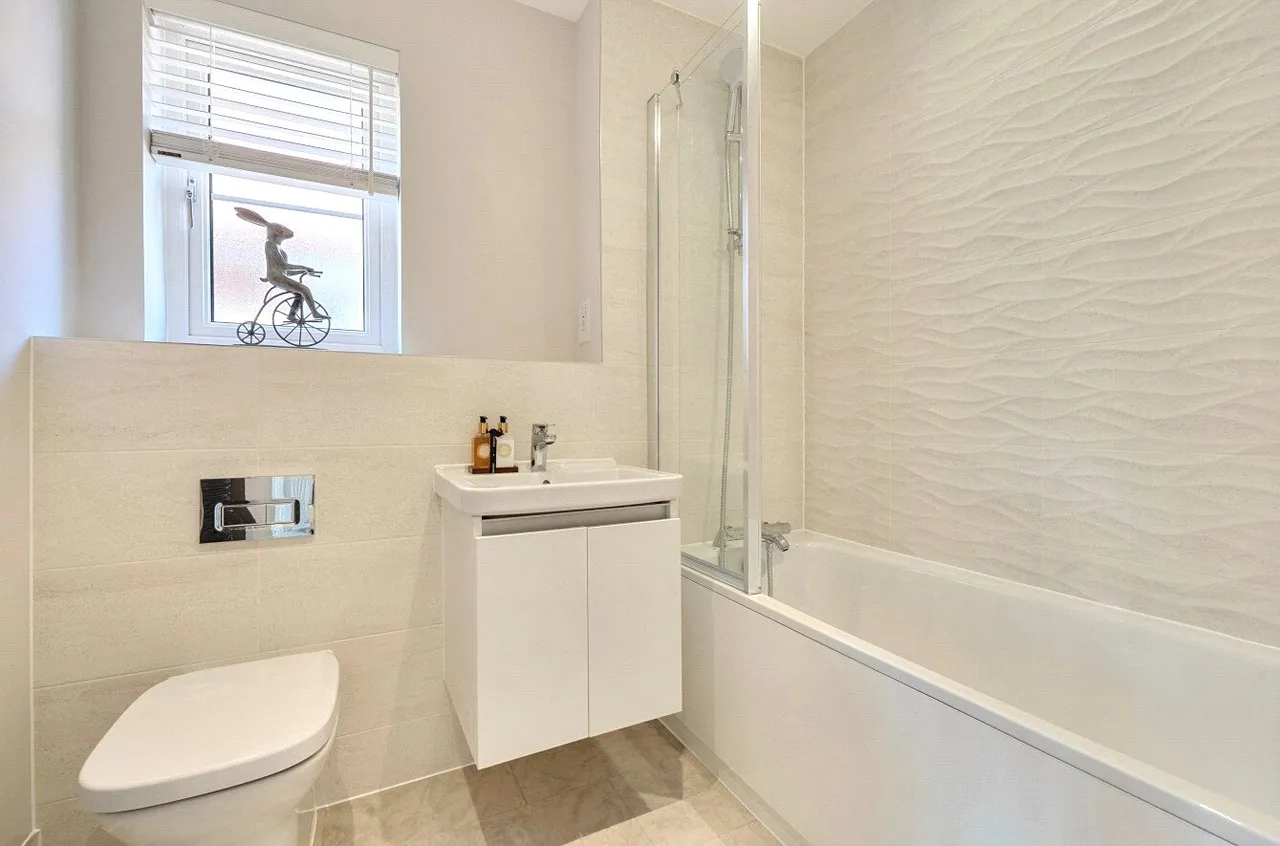 Waxwing Drive, Finchwood Park, RG40, photo 17