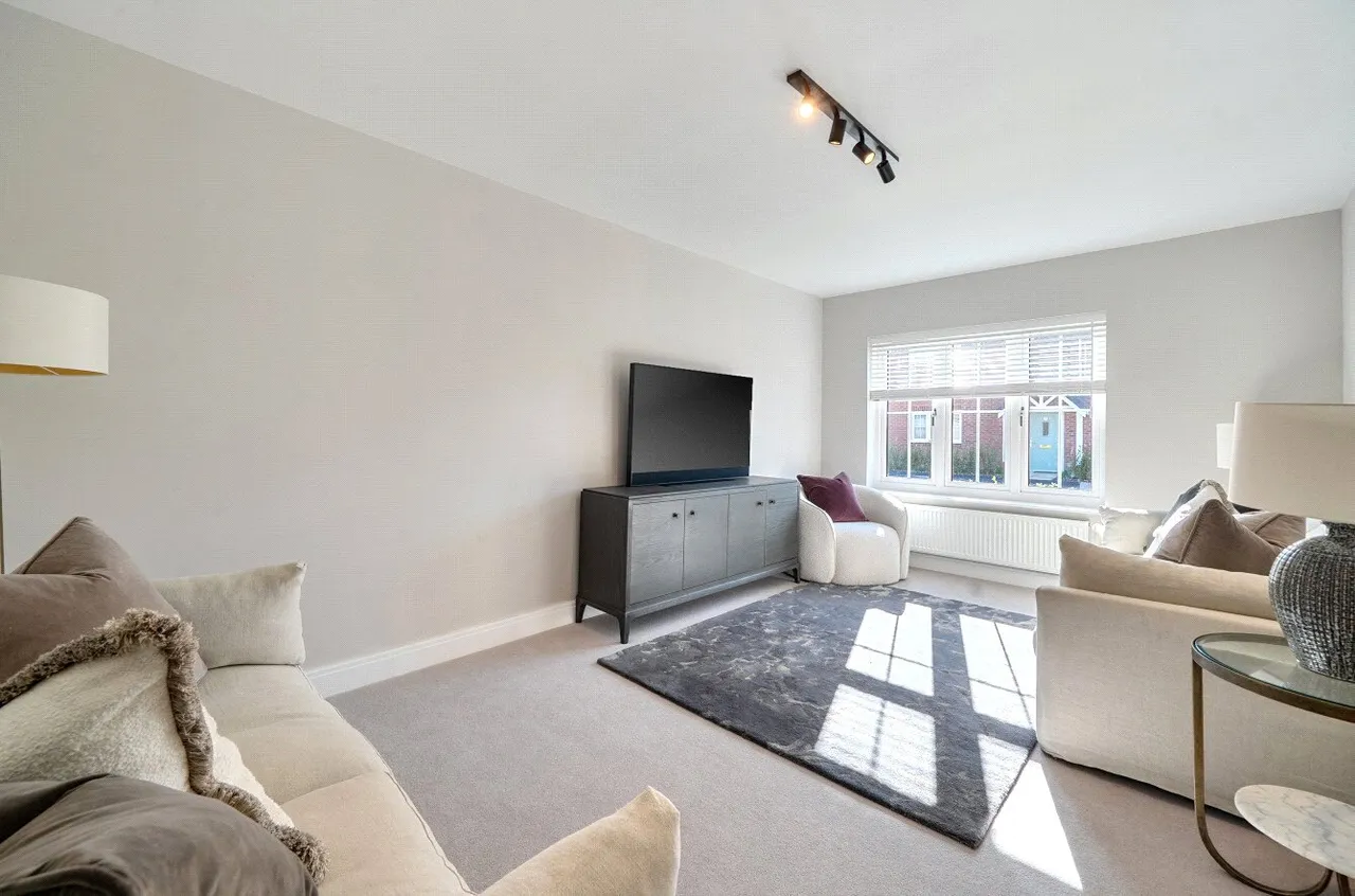 Waxwing Drive, Finchwood Park, RG40, photo 10