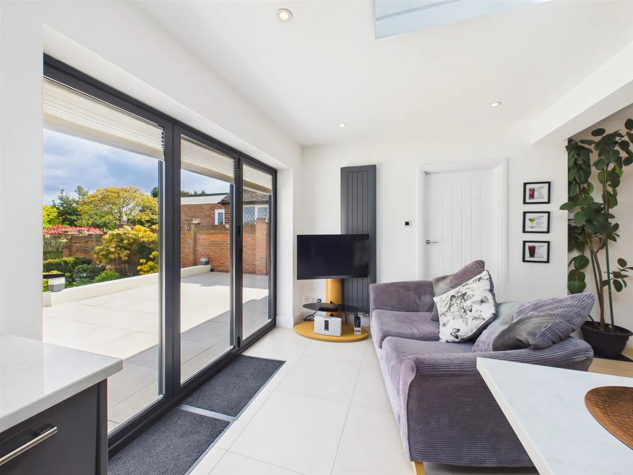Breakspear Road South, Ickenham, Uxbridge, Middlesex, UB10 8HE, photo 19