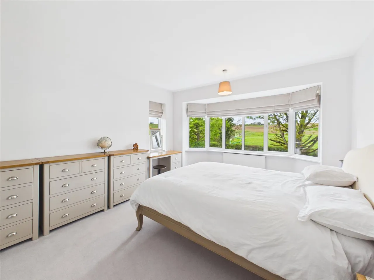 Breakspear Road South, Ickenham, Uxbridge, Middlesex, UB10 8HE, photo 9