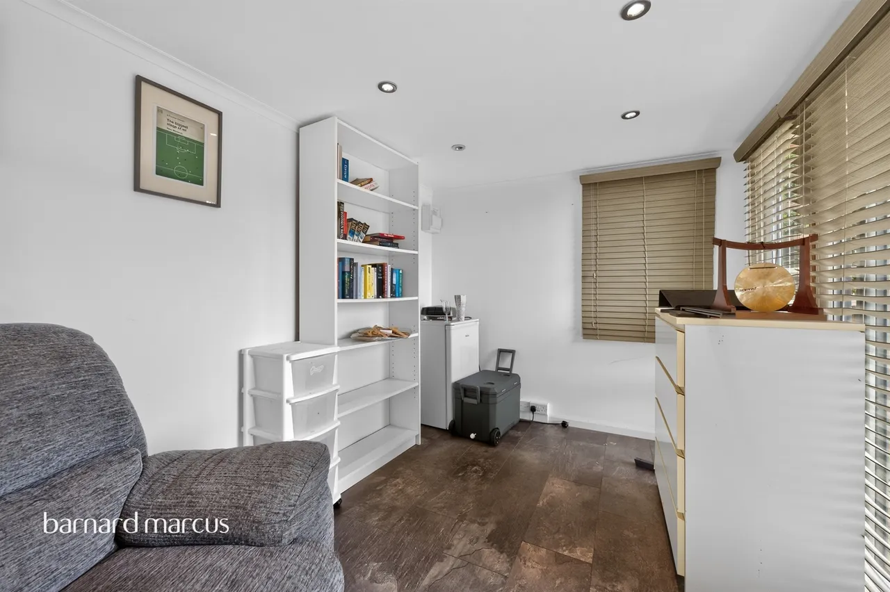 Garlands Road, Redhill, RH1, photo 16