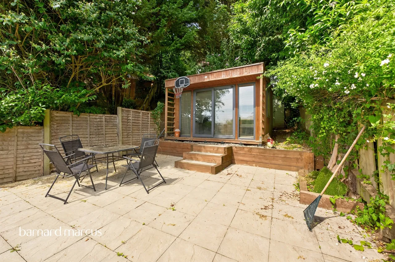Garlands Road, Redhill, RH1, photo 15