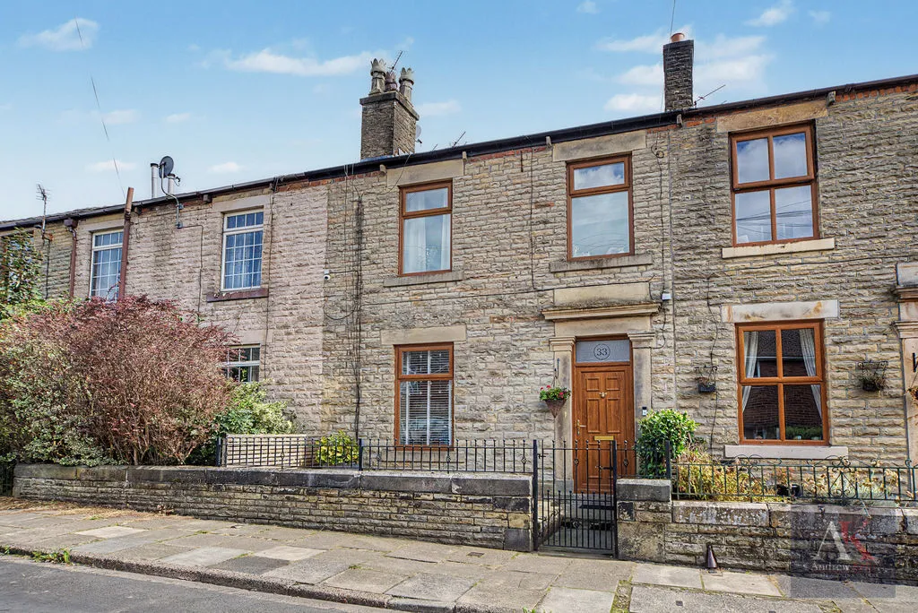 3 bed house for sale — Little Clegg Road, Littleborough OL15 0EA