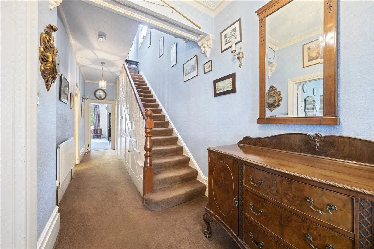 Hook Road, Surbiton, KT6, photo 5