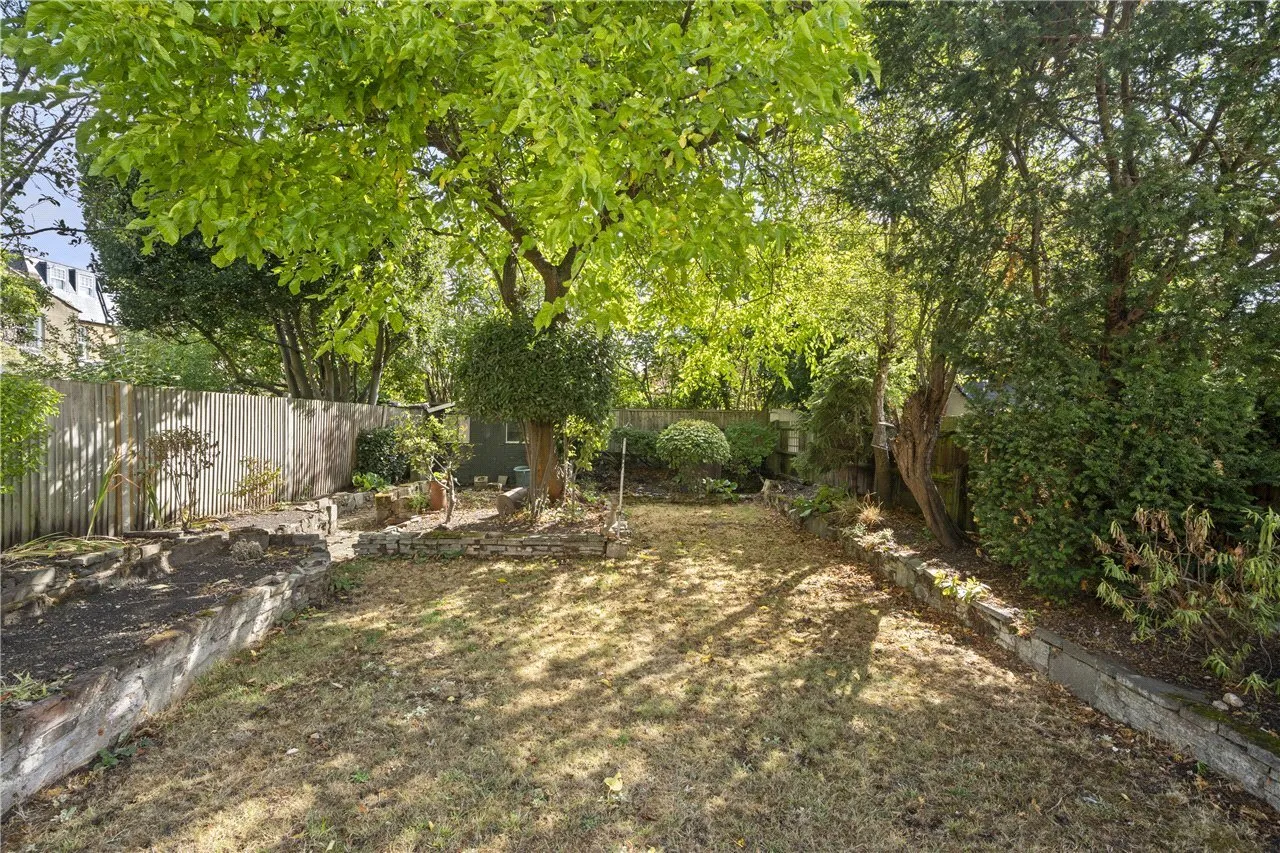 Hook Road, Surbiton, KT6, photo 3