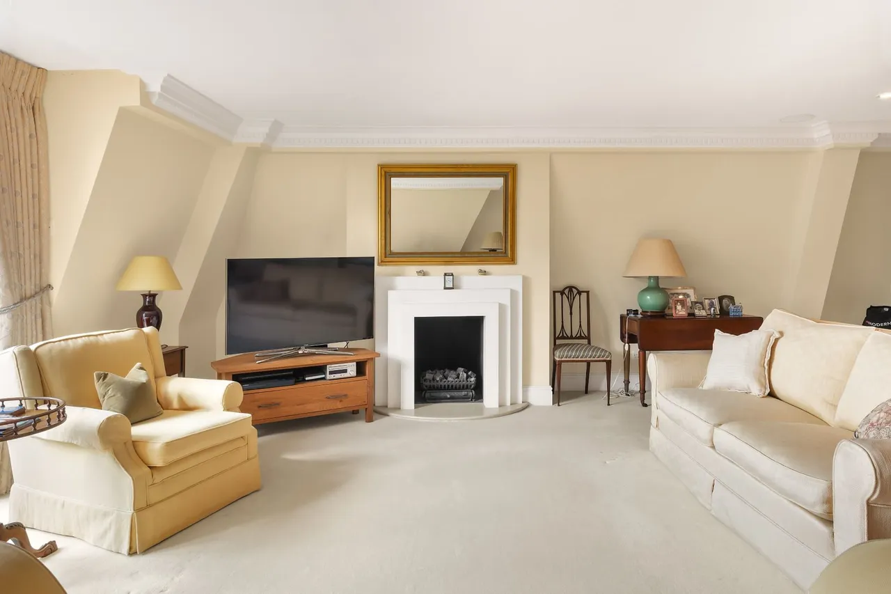 Trafalgar Gardens, South End Row, Kensington, London, W8 5BX, photo 3