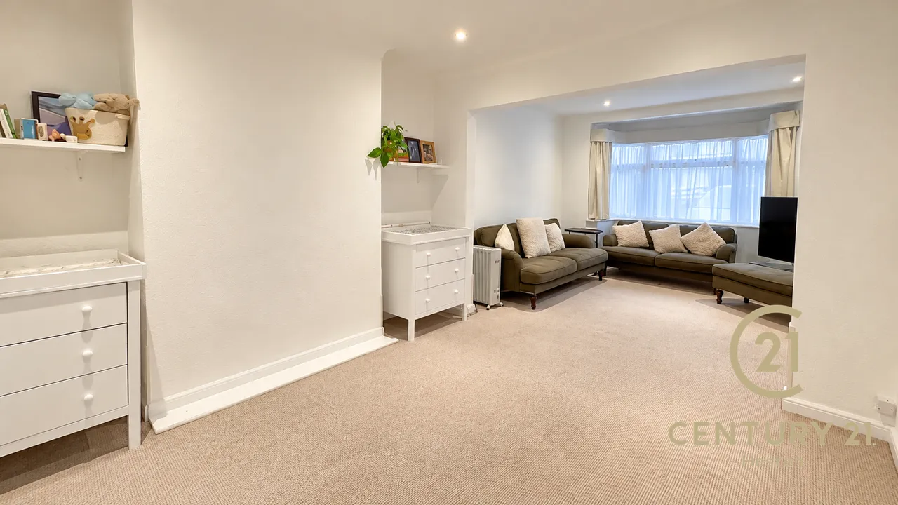 Harvey Road, Uxbridge, UB10, photo 5