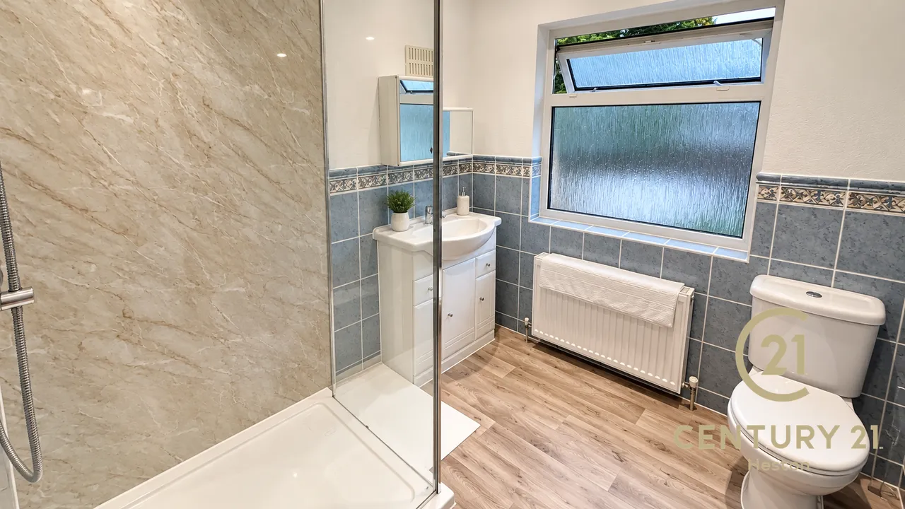 Harvey Road, Uxbridge, UB10, photo 10