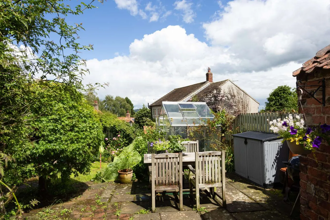 Church Hill, Crayke, YO61, photo 17