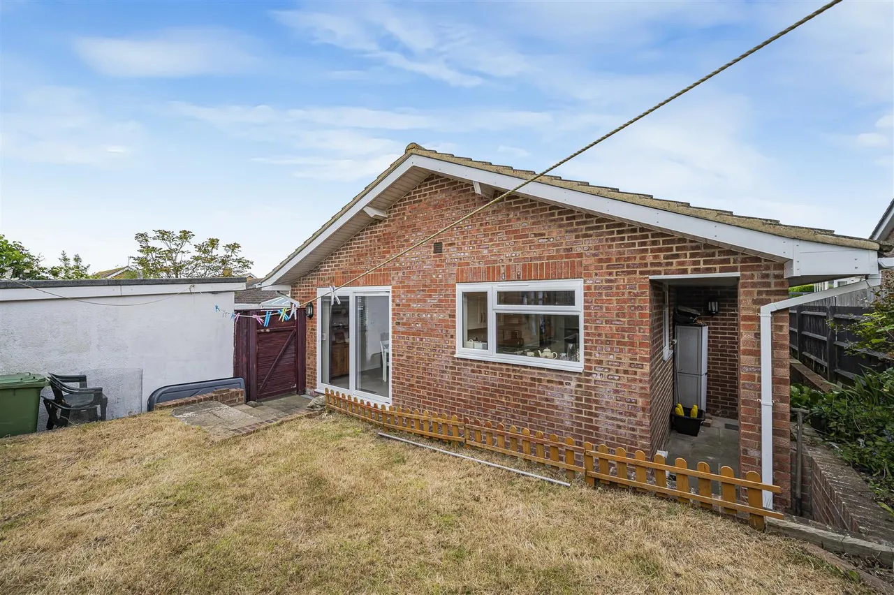 St. Margarets Rise, Seaford, photo 15