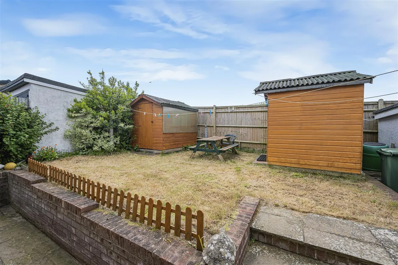 St. Margarets Rise, Seaford, photo 18