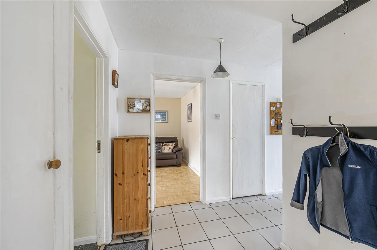 St. Margarets Rise, Seaford, photo 25