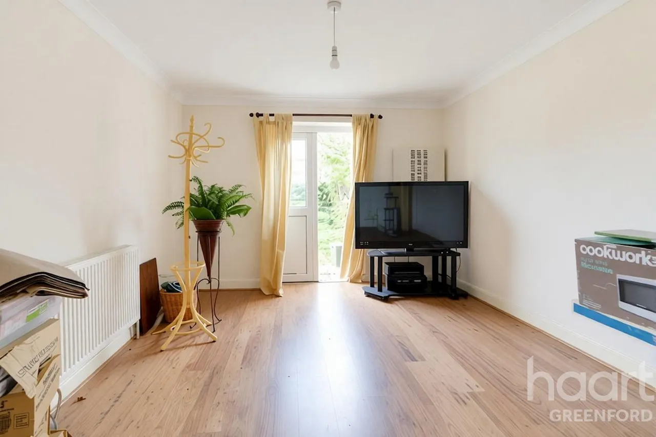 Old Twelve Close, London, W7, photo 12