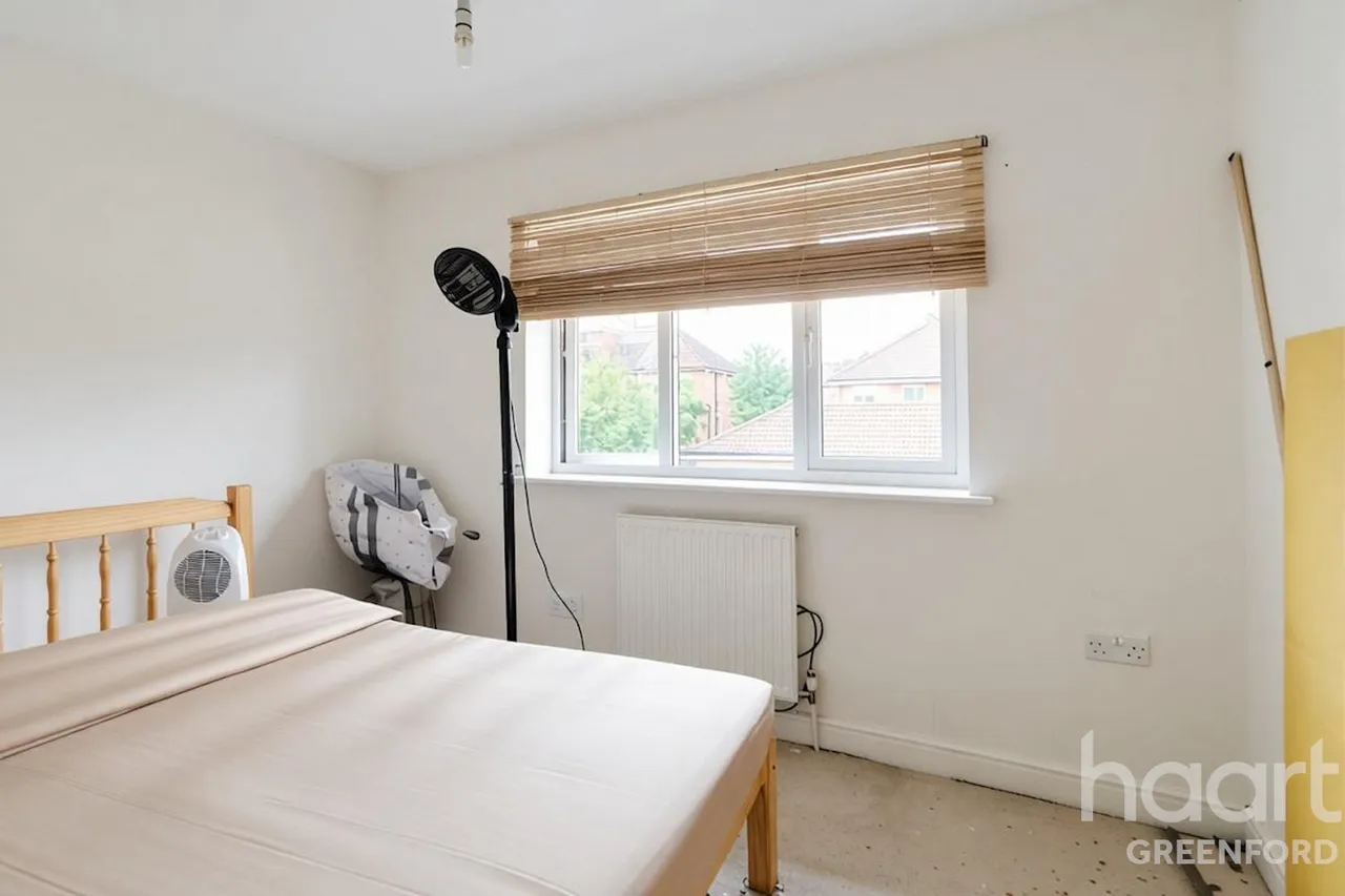 Old Twelve Close, London, W7, photo 9