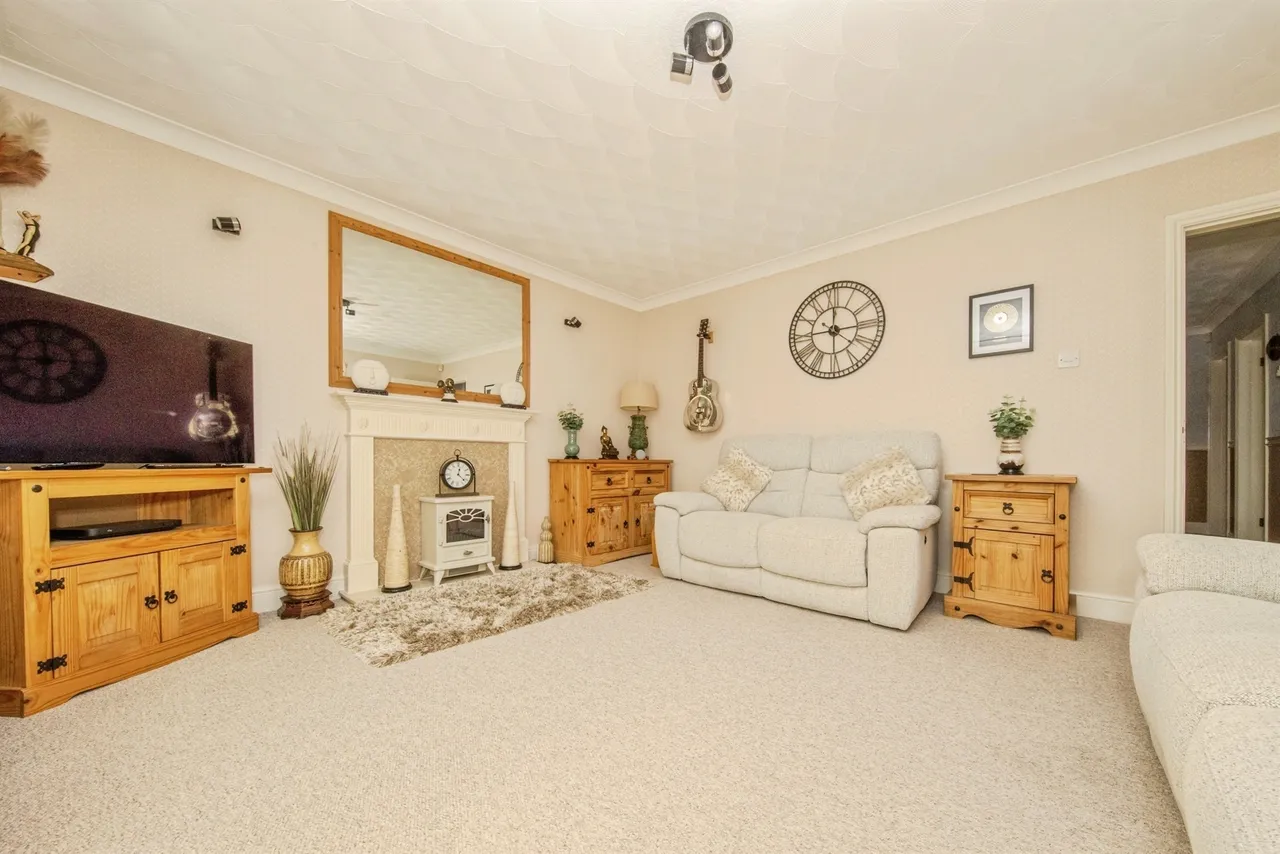 Bawdsey Close, Clacton-On-Sea, CO16, photo 4