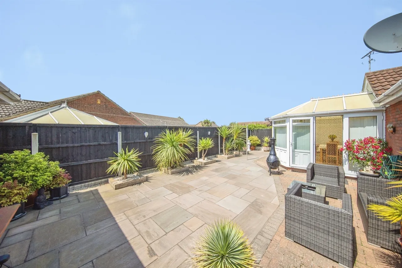 Bawdsey Close, Clacton-On-Sea, CO16, photo 17