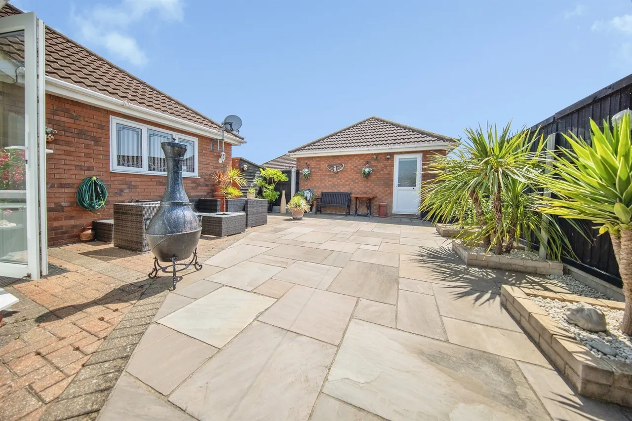 Bawdsey Close, Clacton-On-Sea, CO16, photo 15