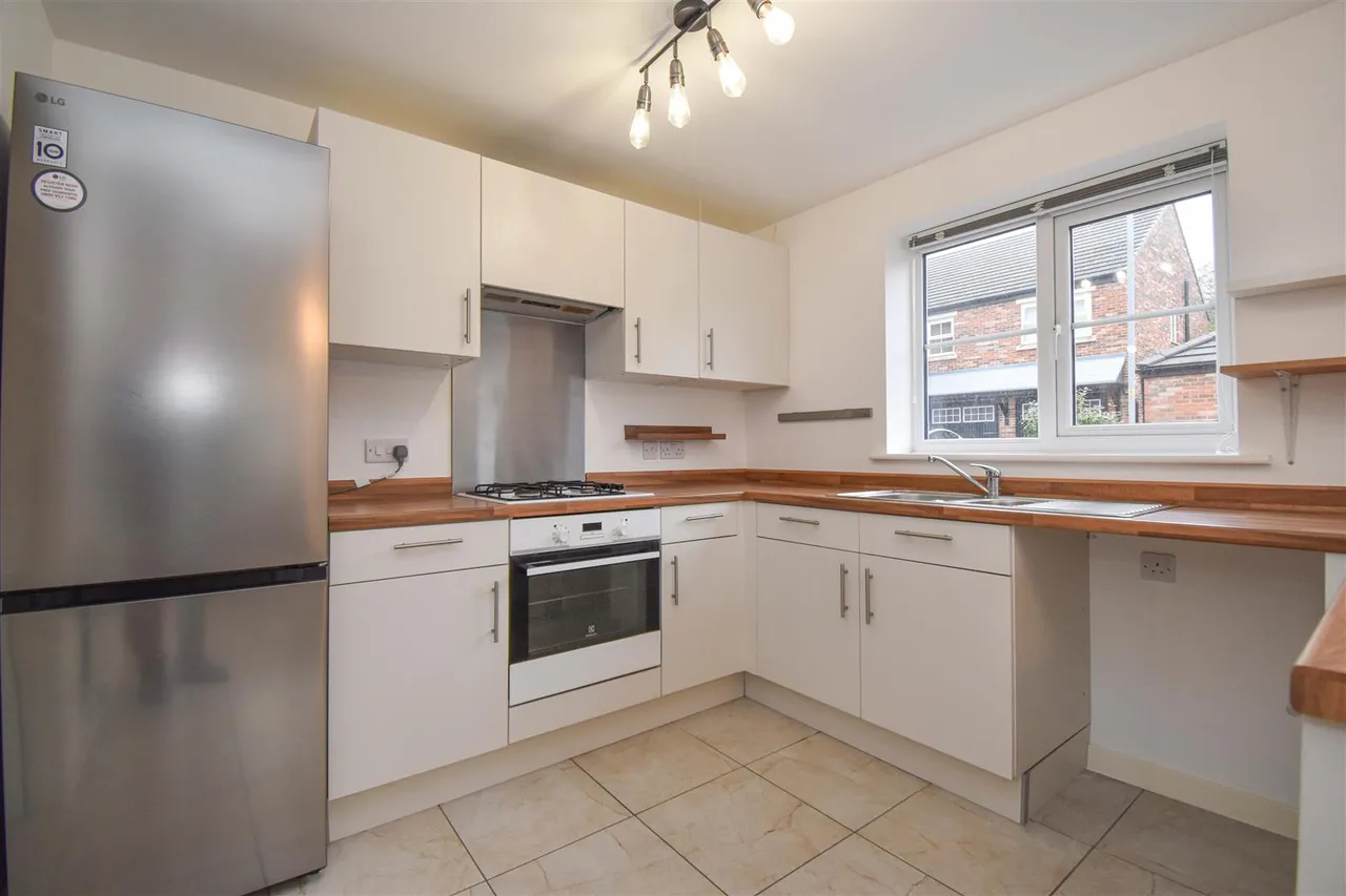 Crocus Avenue, Penrith, photo 4