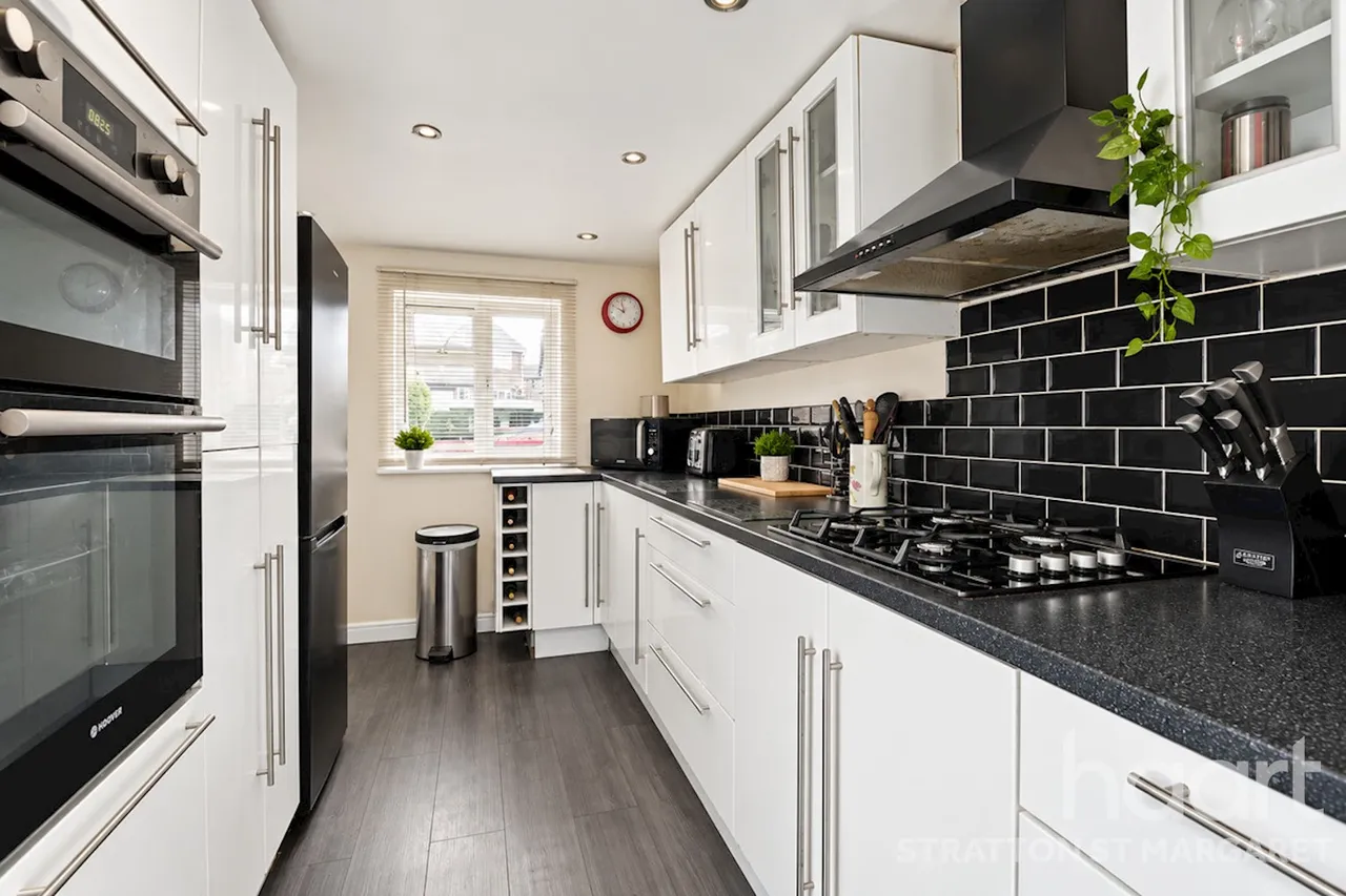 High Mead, Royal Wootton Bassett, SN4, photo 13