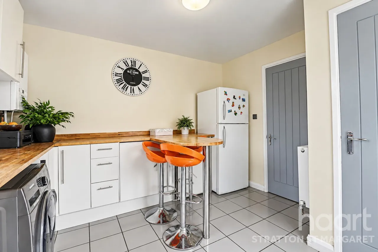 High Mead, Royal Wootton Bassett, SN4, photo 7