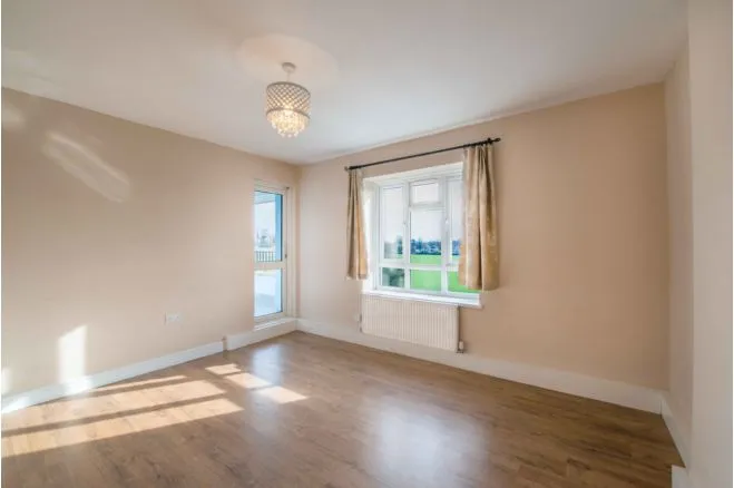 Reddington Drive, Slough, SL3, photo 2