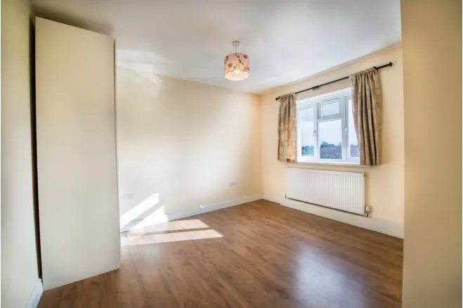 Reddington Drive, Slough, SL3, photo 3