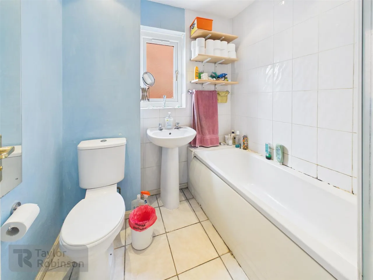 Salterns Road, Maidenbower, RH10, photo 10