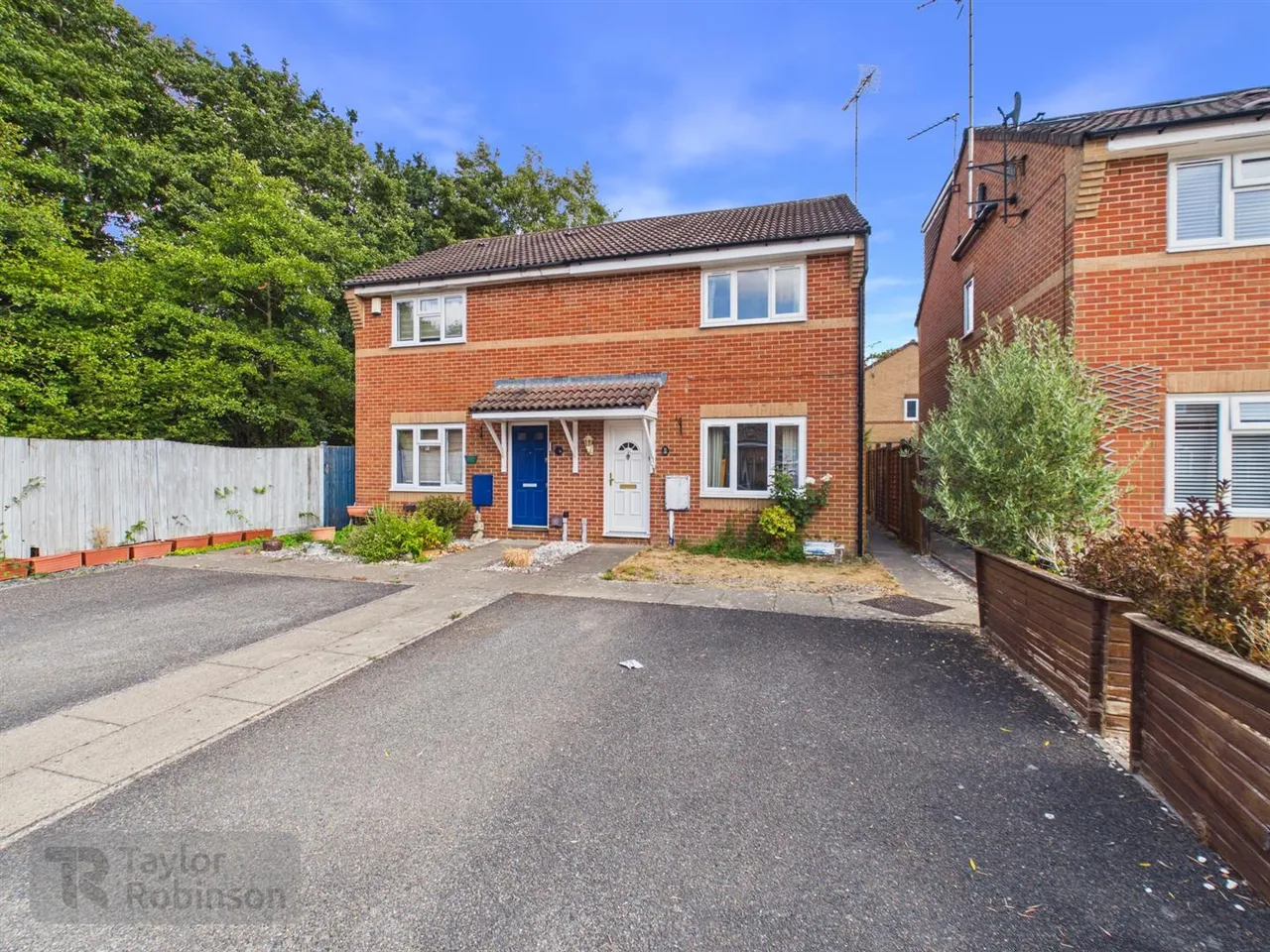Salterns Road, Maidenbower, RH10, photo 14
