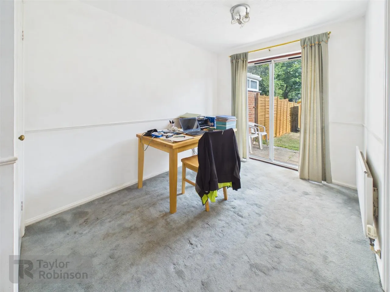 Salterns Road, Maidenbower, RH10, photo 5