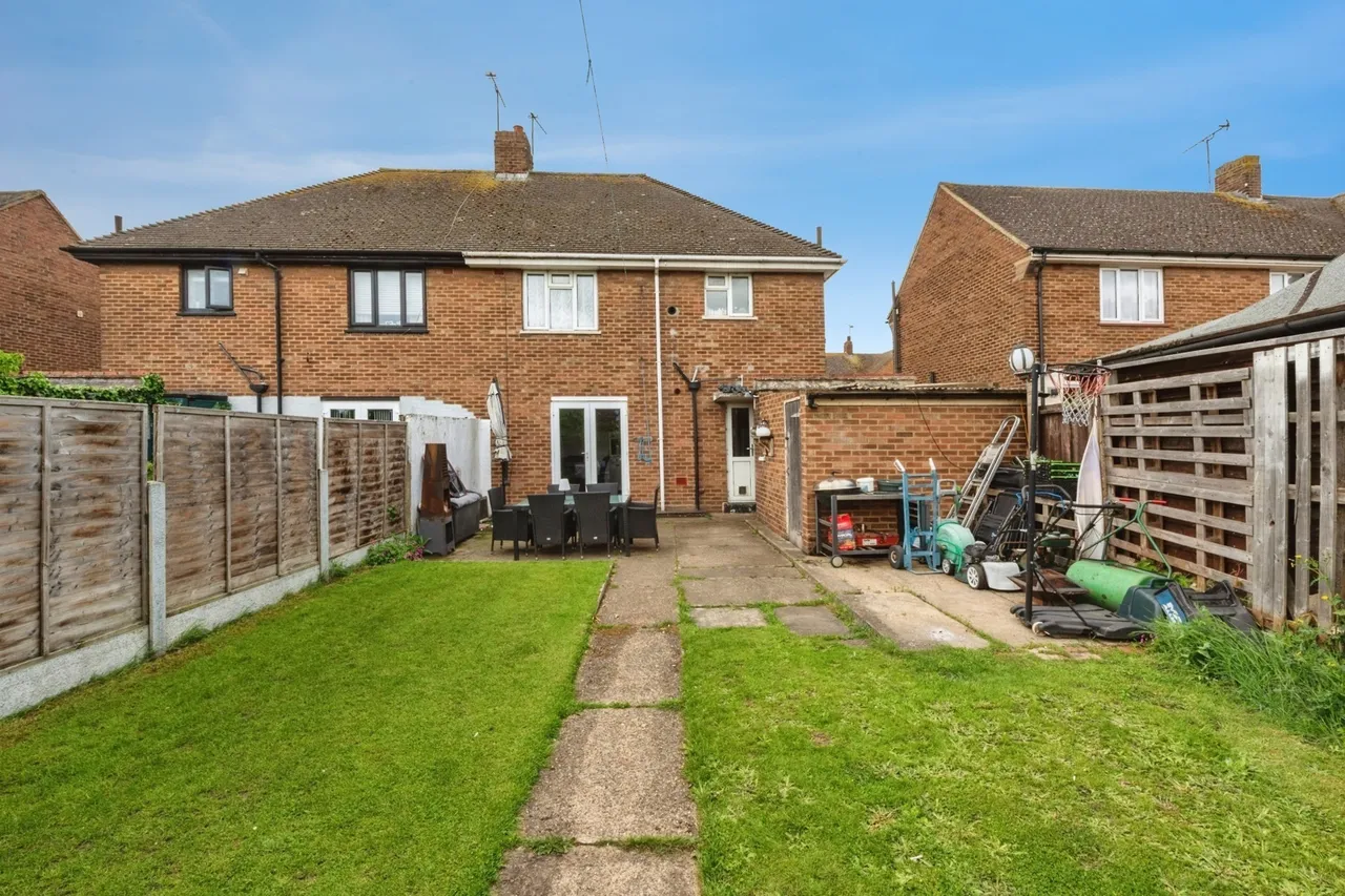 Crescent Road, Aveley, South Ockendon, Essex, RM15, photo 14