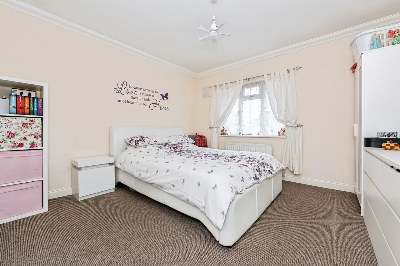 Crescent Road, Aveley, South Ockendon, Essex, RM15, photo 7
