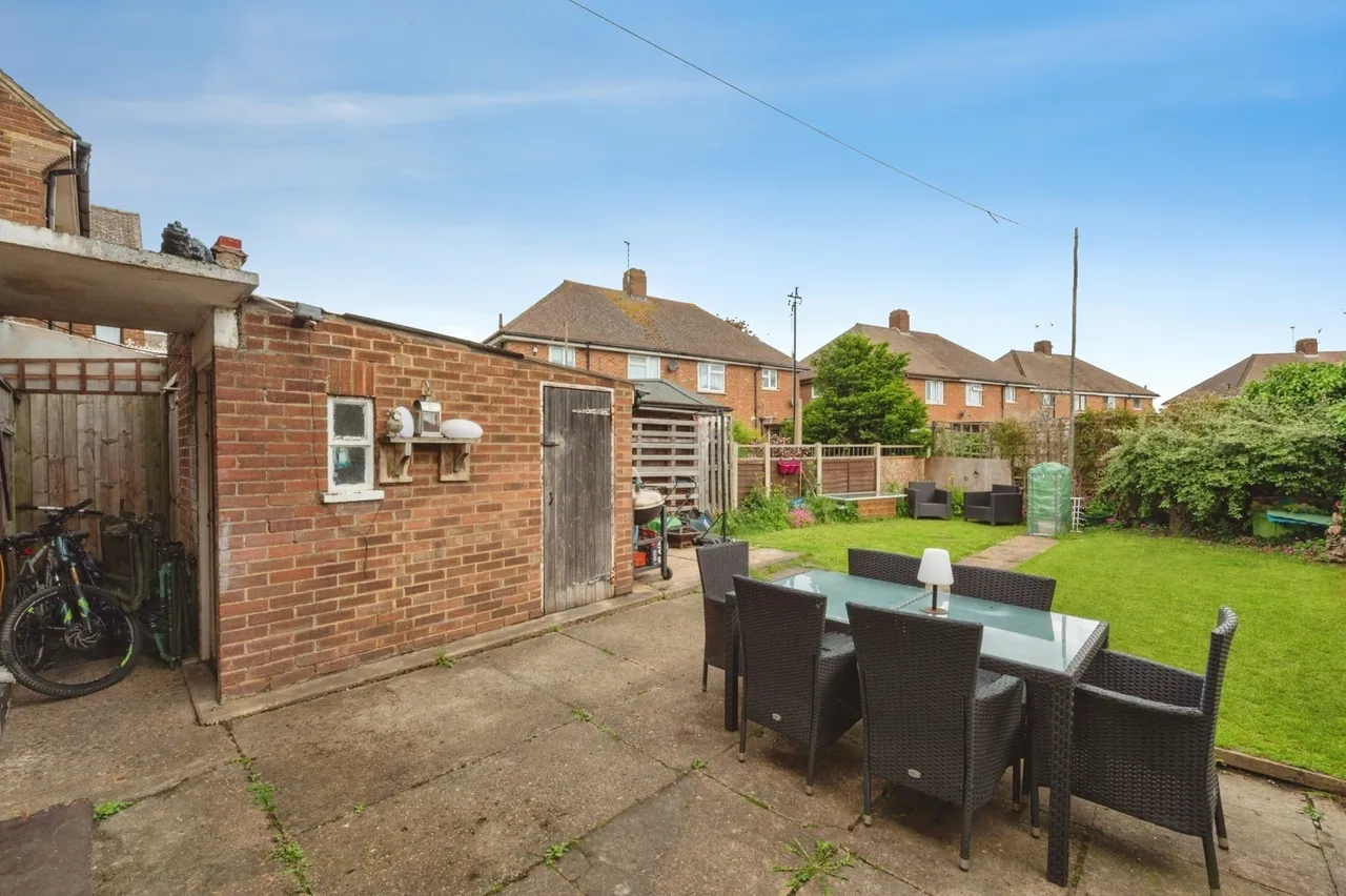 Crescent Road, Aveley, South Ockendon, Essex, RM15, photo 13