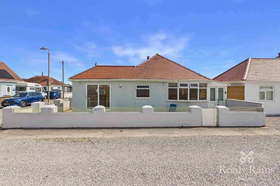 3 bed house for sale — The Promenade, Kinmel Bay, Conwy, LL18