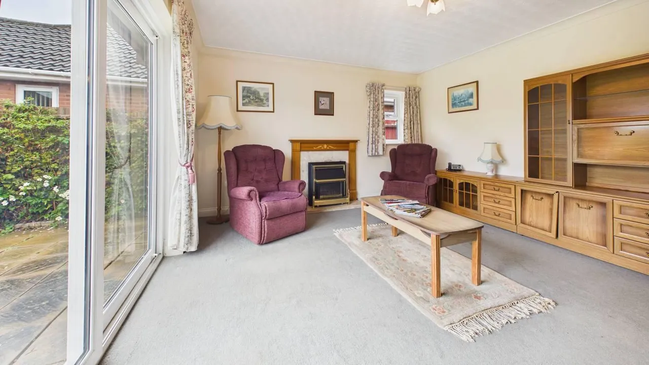 Barkston Close, Bourne, photo 3