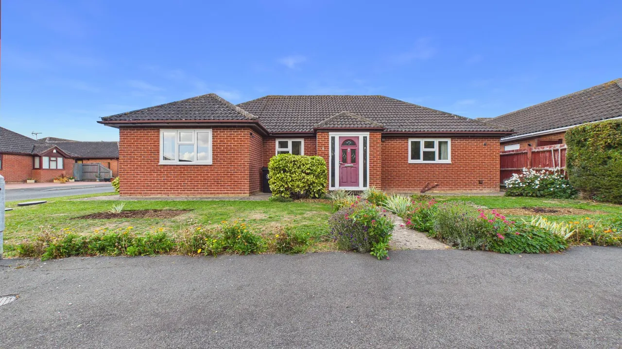 3 bed house for sale, Barkston Close, Bourne